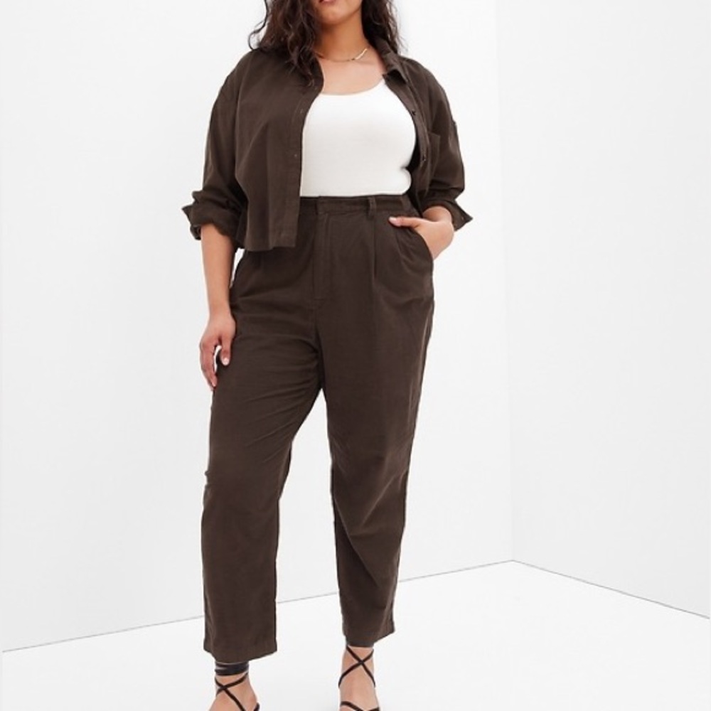 GAP High Rise Pleated Taper Corduroy Pants with Washwell (16 Tall)